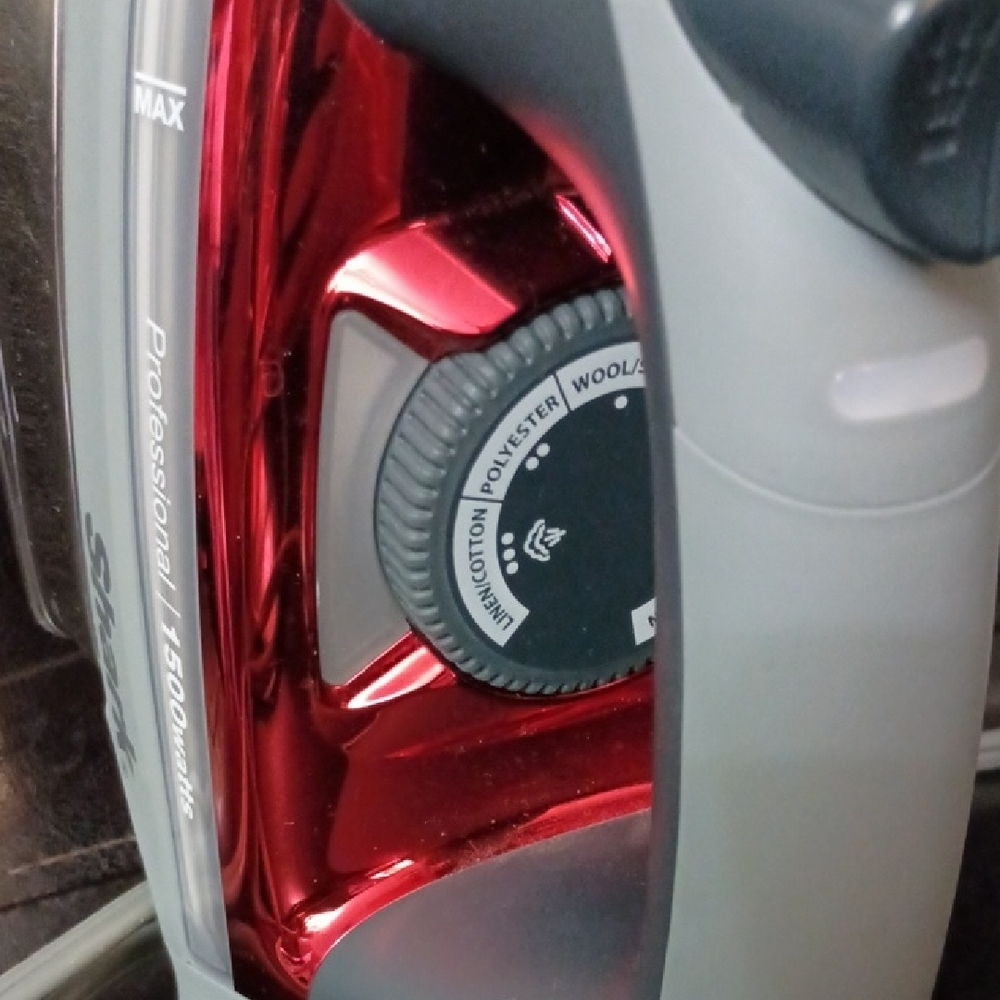 Sleek Red and Gray Iron - Picture 3 of 9